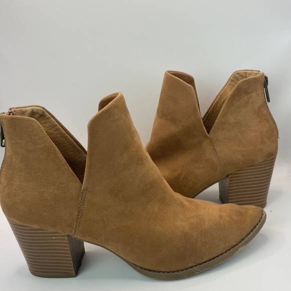 Sun + Stone Eliza Tan Faux Suede V-Cut Ankle Boots Block Heel SS ELIZAA Size 8M - Picture 2 of 8